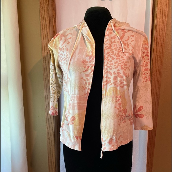 Top - Picture 2 of 6